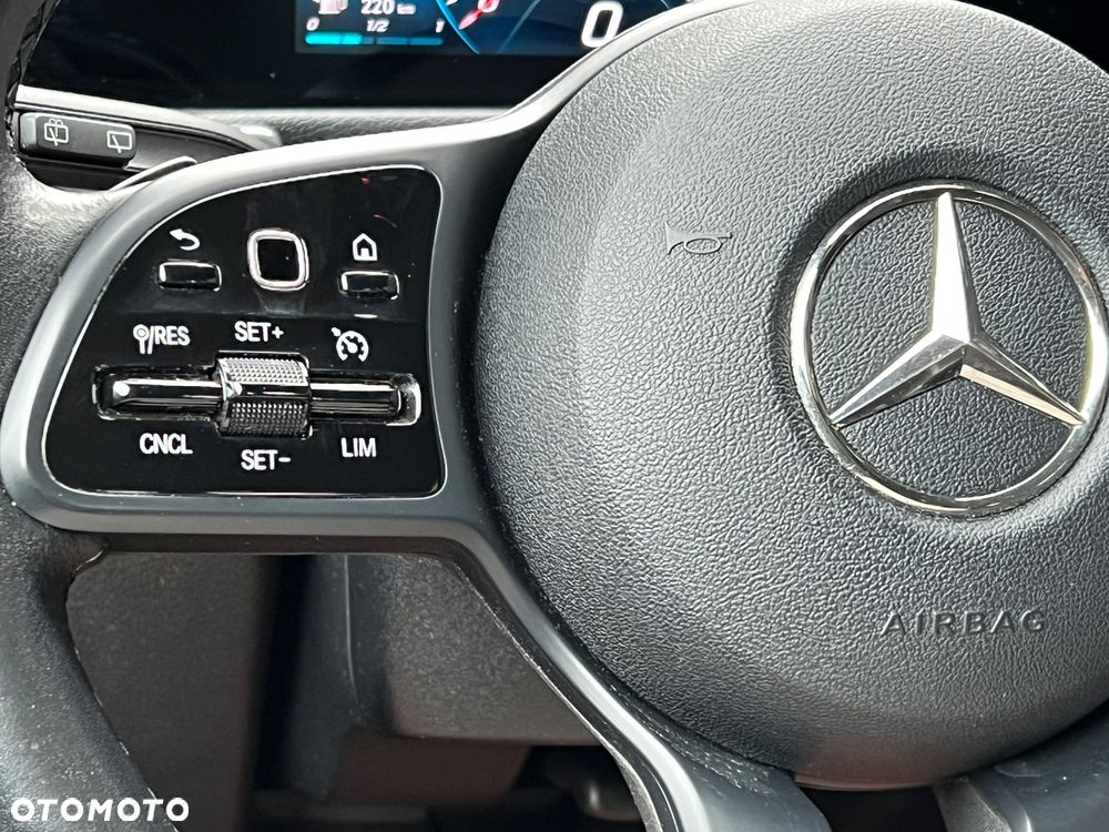 Mercedes-Benz GLB 200 Style 7G-DCT - 26