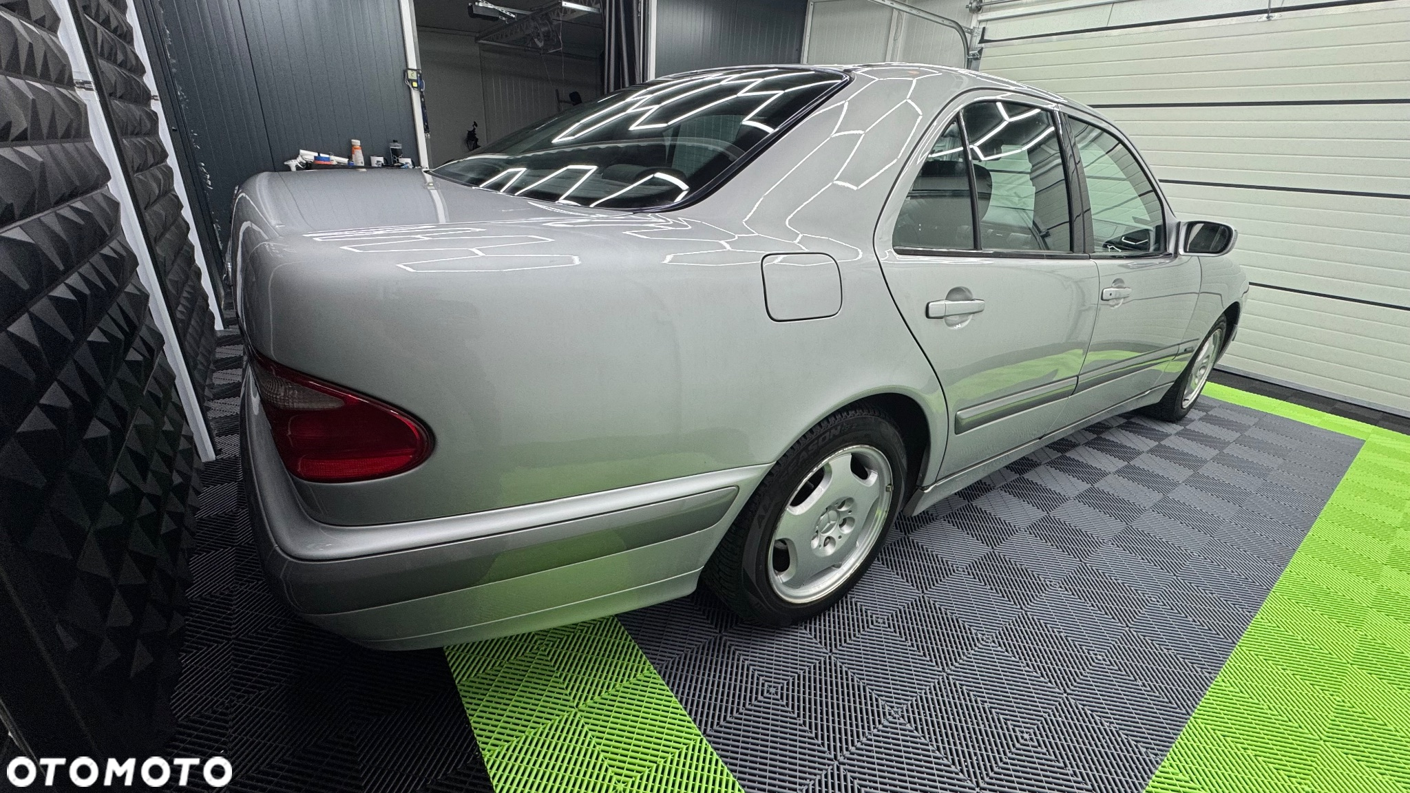 Mercedes-Benz Klasa E 200 Kompressor Classic - 3