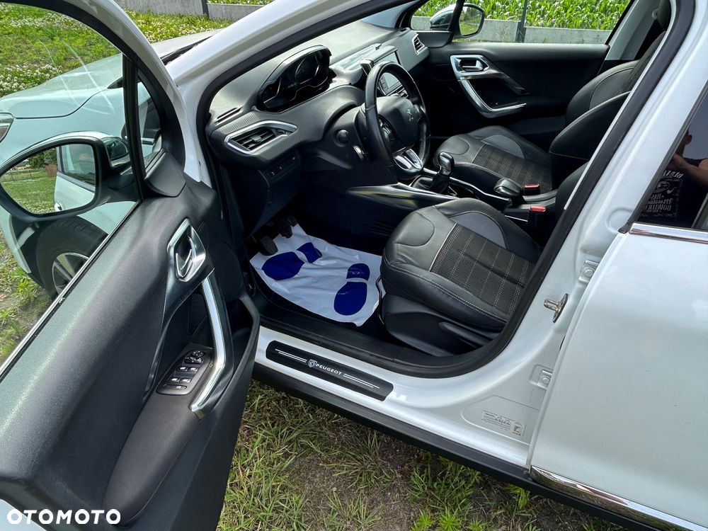 Peugeot 2008 1.6 e-HDi Allure S&S - 15