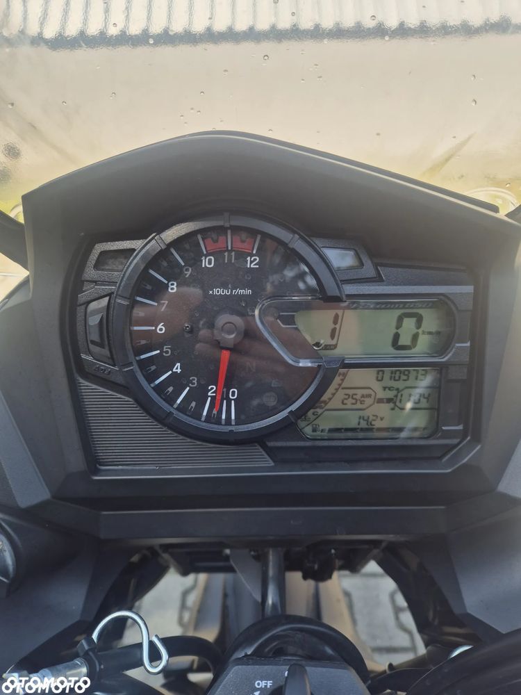 Suzuki V-STROM - 10