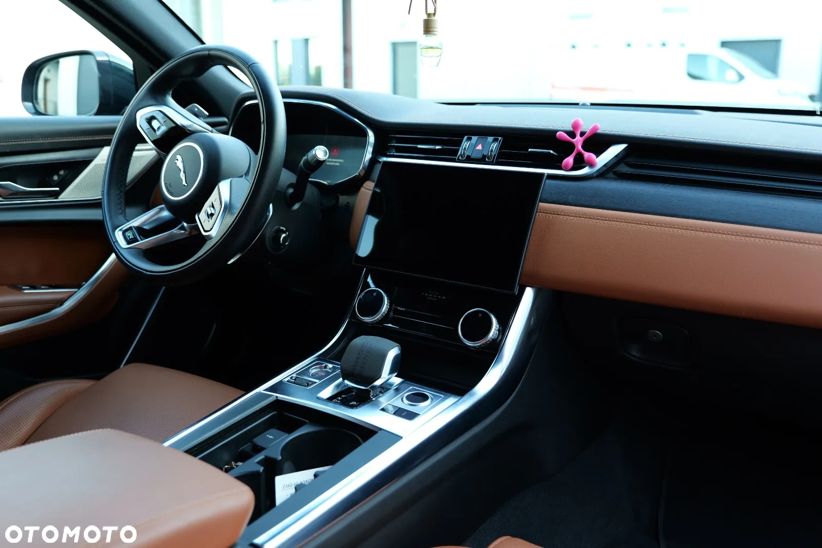 Jaguar XF 2.0 P250 R-Dynamic Black - 32