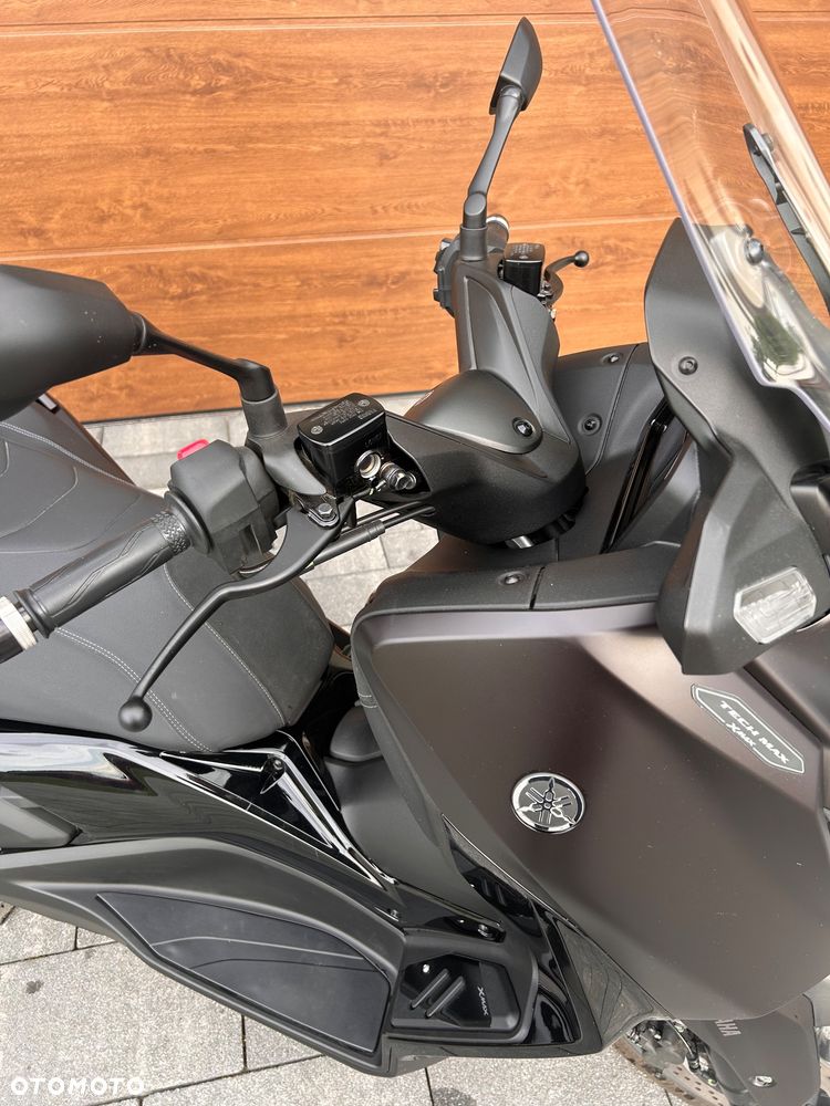 Yamaha X-max - 16