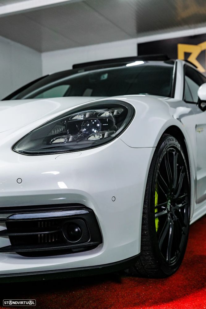Porsche Panamera Sport Turismo 4 E-Hybrid Platinum Edition PDLS - 4