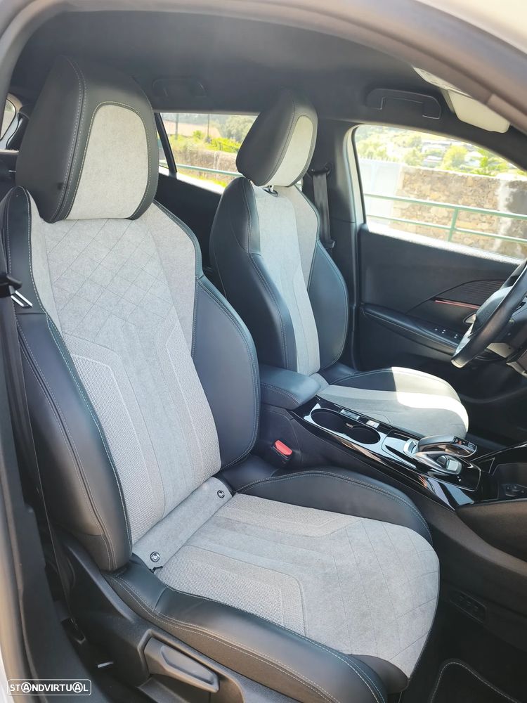 Peugeot e-2008 GT - 14