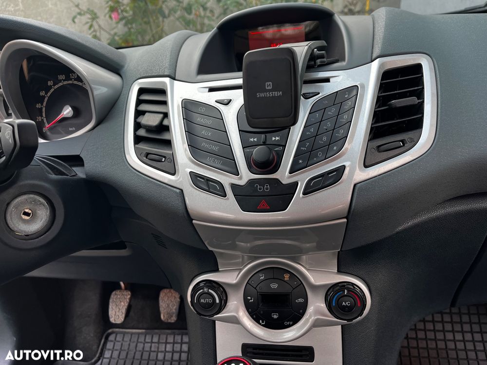 Ford Fiesta 1.6 TDCi DPF Titanium - 5