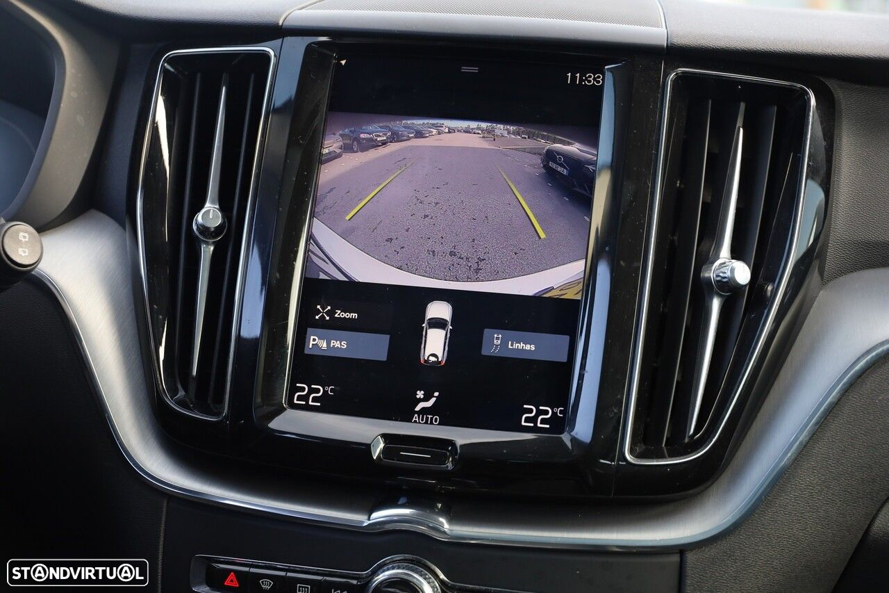 Volvo XC 60 2.0 T8 PHEV Momentum AWD - 24
