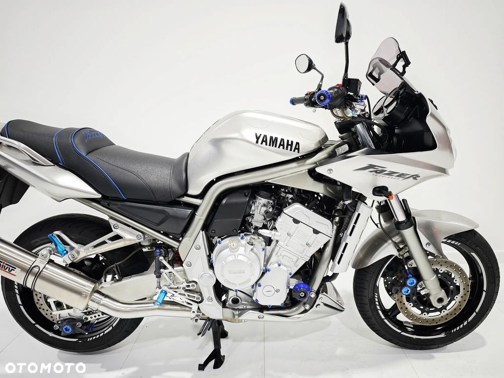 Yamaha FZS - 6