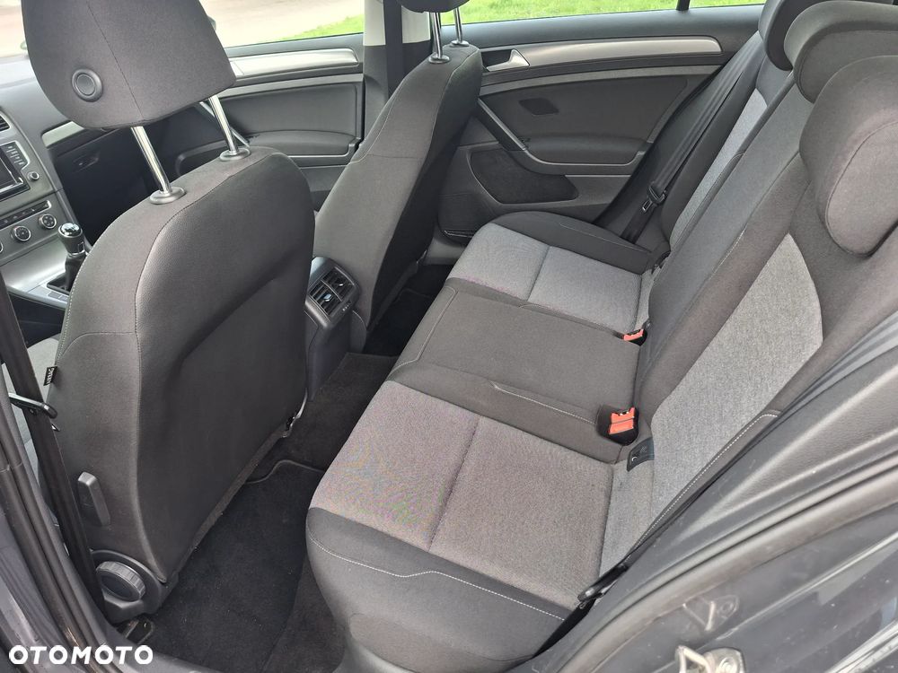 Volkswagen Golf 1.6 TDI BMT Highline - 9