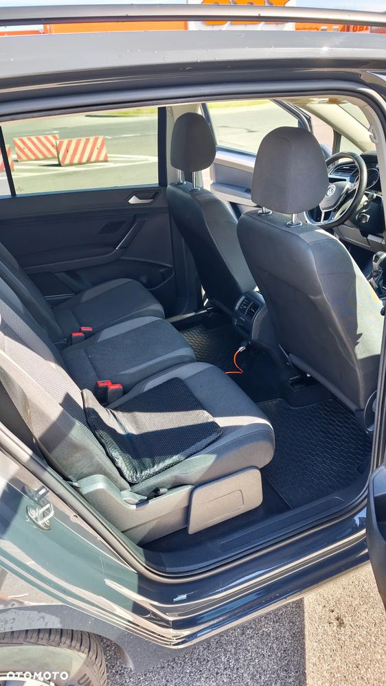 Volkswagen Touran 1.5 TSI EVO Trendline - 11