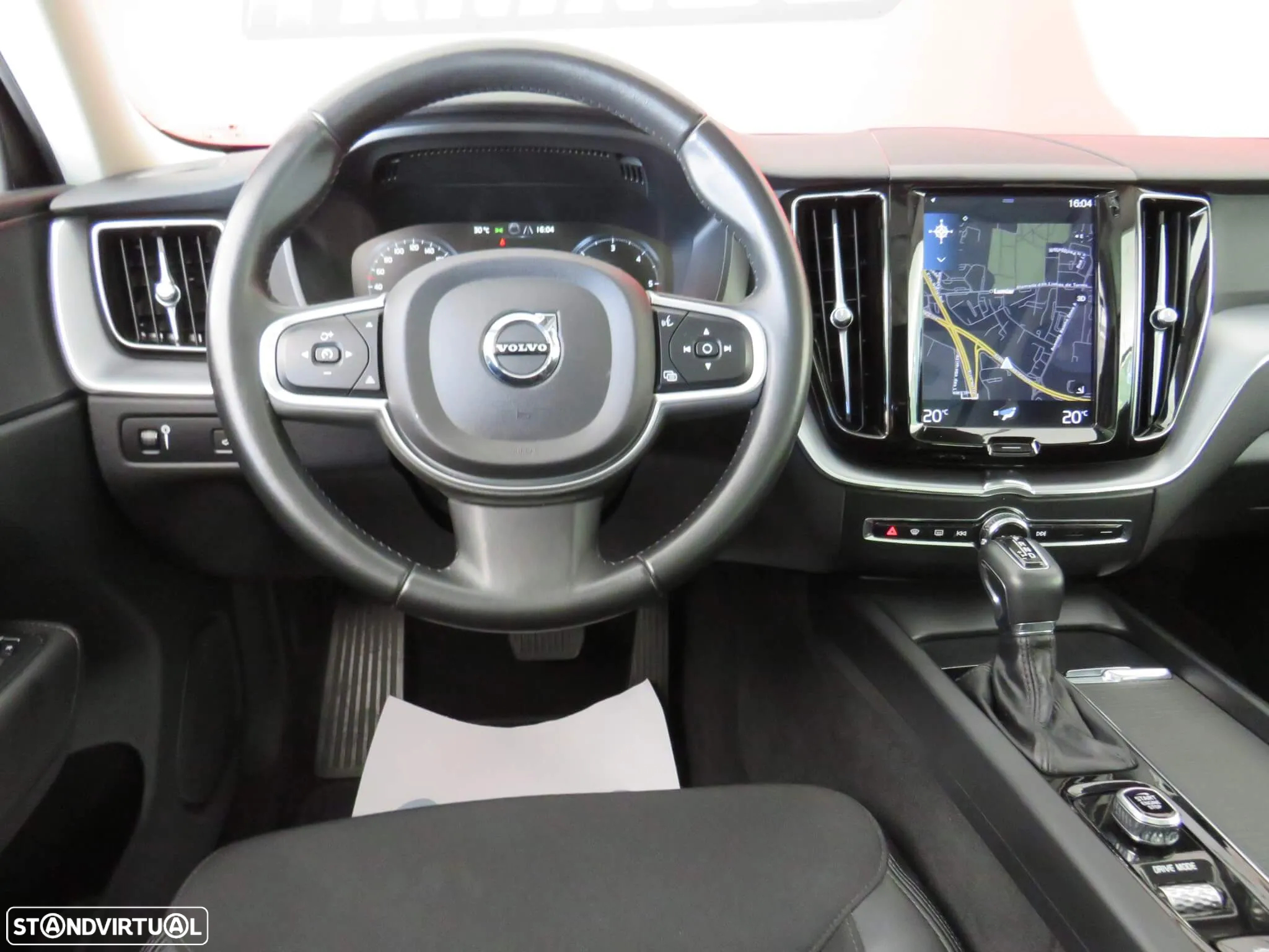 Volvo XC 60 2.0 D4 Momentum Plus Geartronic - 16