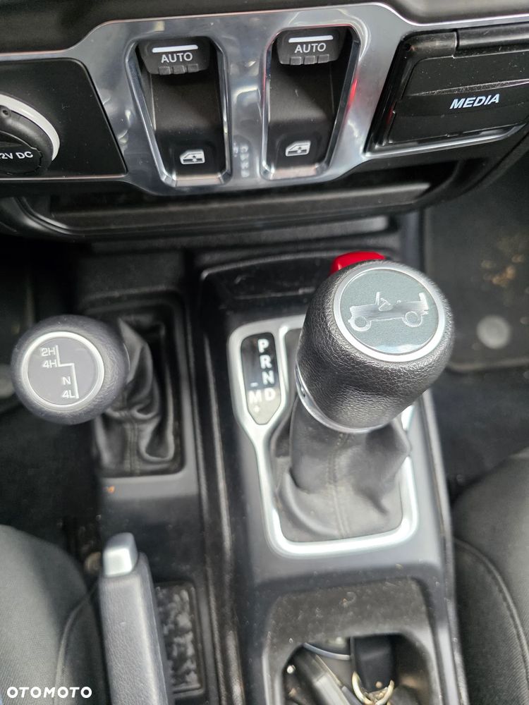 Jeep Wrangler 2.0 T-GDI Hardtop AWD Automatik Sport - 3