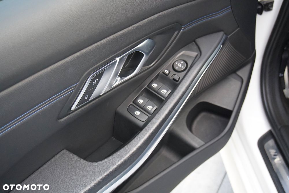 BMW Seria 3 - 18