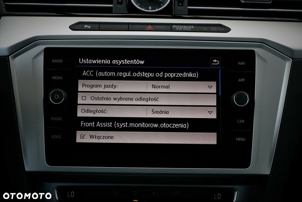 Volkswagen Passat 2.0 TDI SCR Comfortline DSG - 26