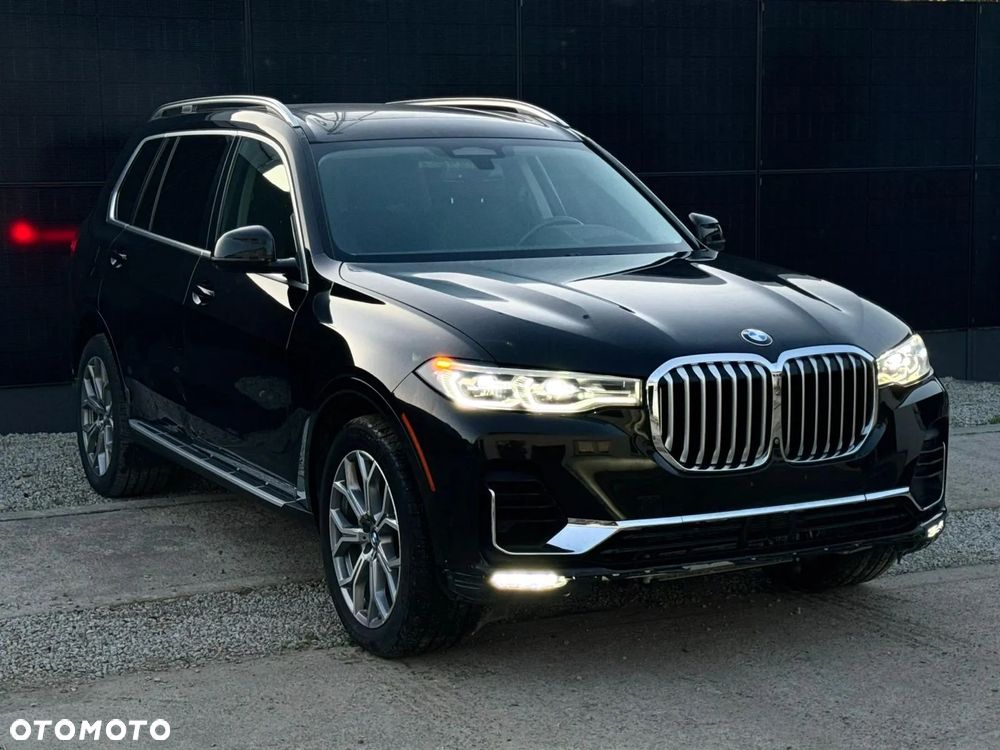 BMW X7 M50i - 1