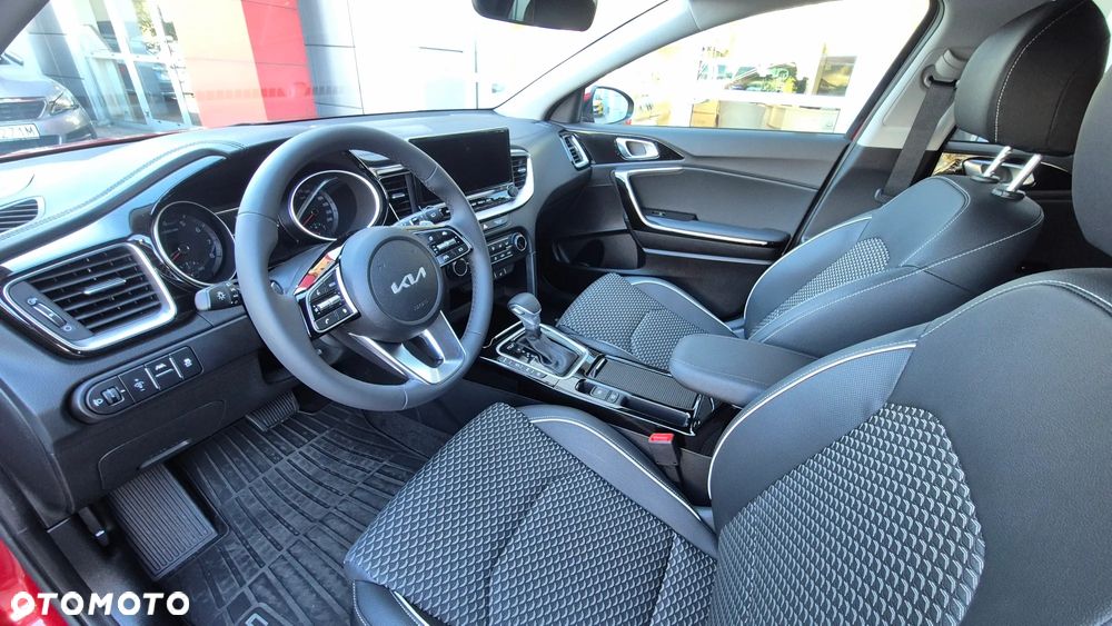 Kia Ceed 1.5 T-GDI M DCT - 11