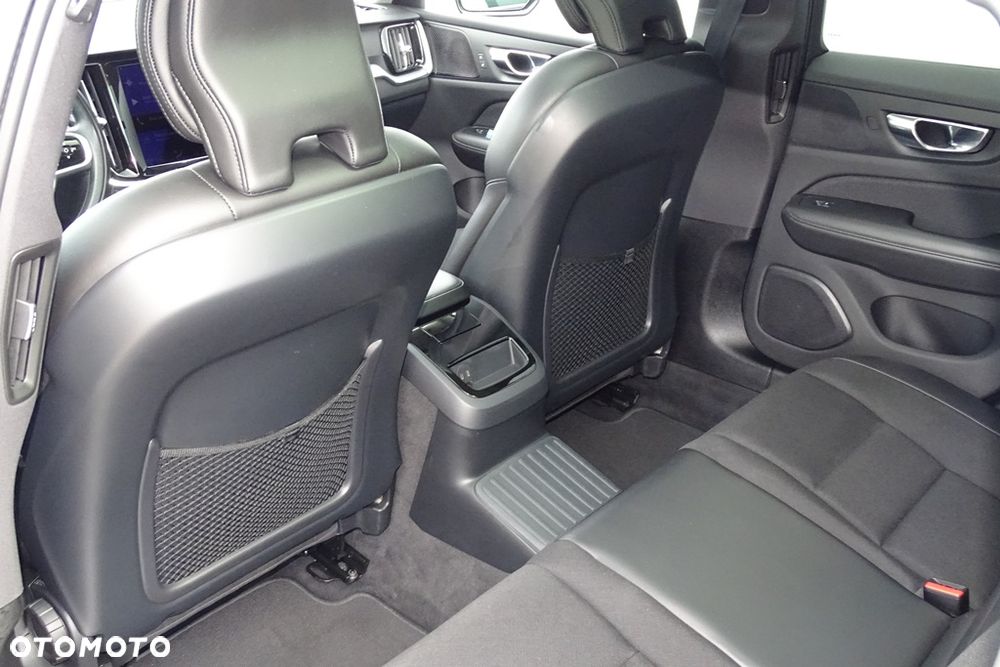 Volvo V60 T6 AWD Twin Engine Geartronic R-Design - 25
