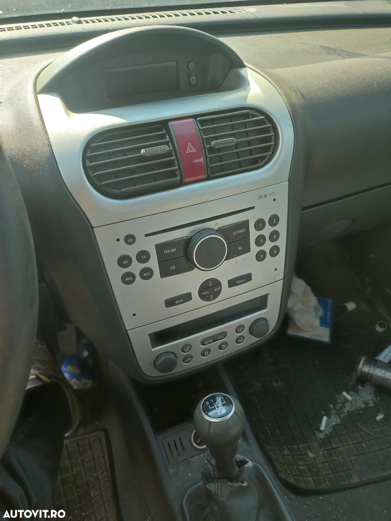 Dezmembrez opel corsa c - 12