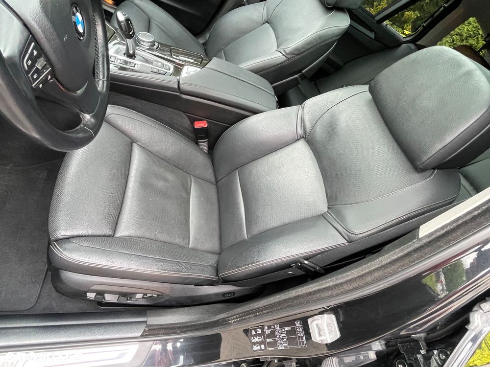 BMW Seria 5 530d xDrive Touring Luxury Line - 35