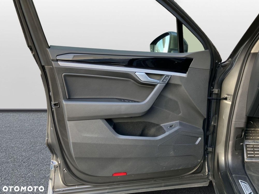 Volkswagen Touareg - 31