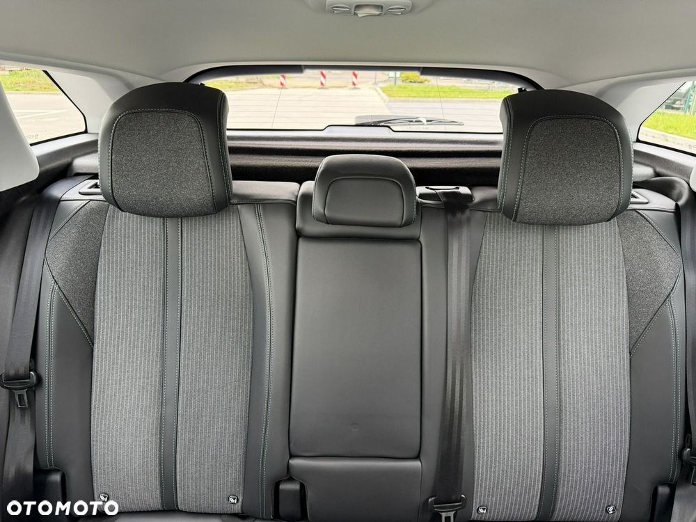 Peugeot 3008 BlueHDi 130 Stop & Start EAT8 Allure Pack - 31