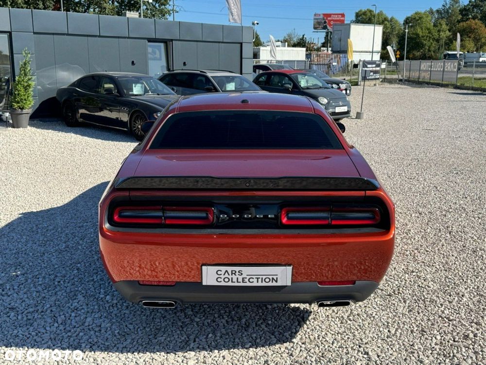 Dodge Challenger - 5
