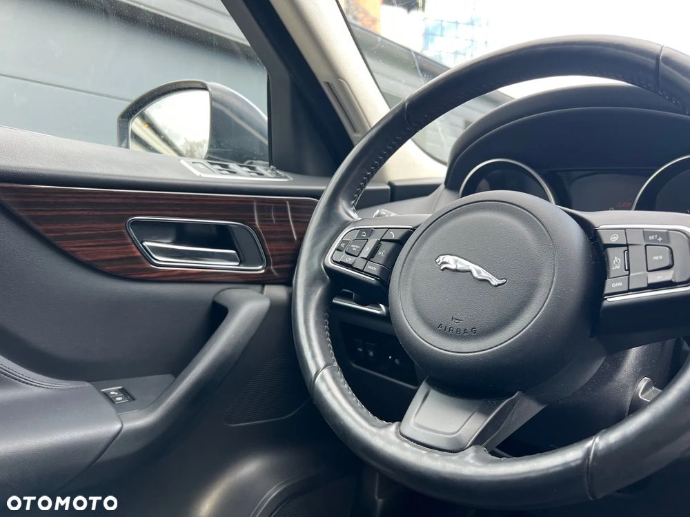 Jaguar F-Pace 20d AWD Pure - 12