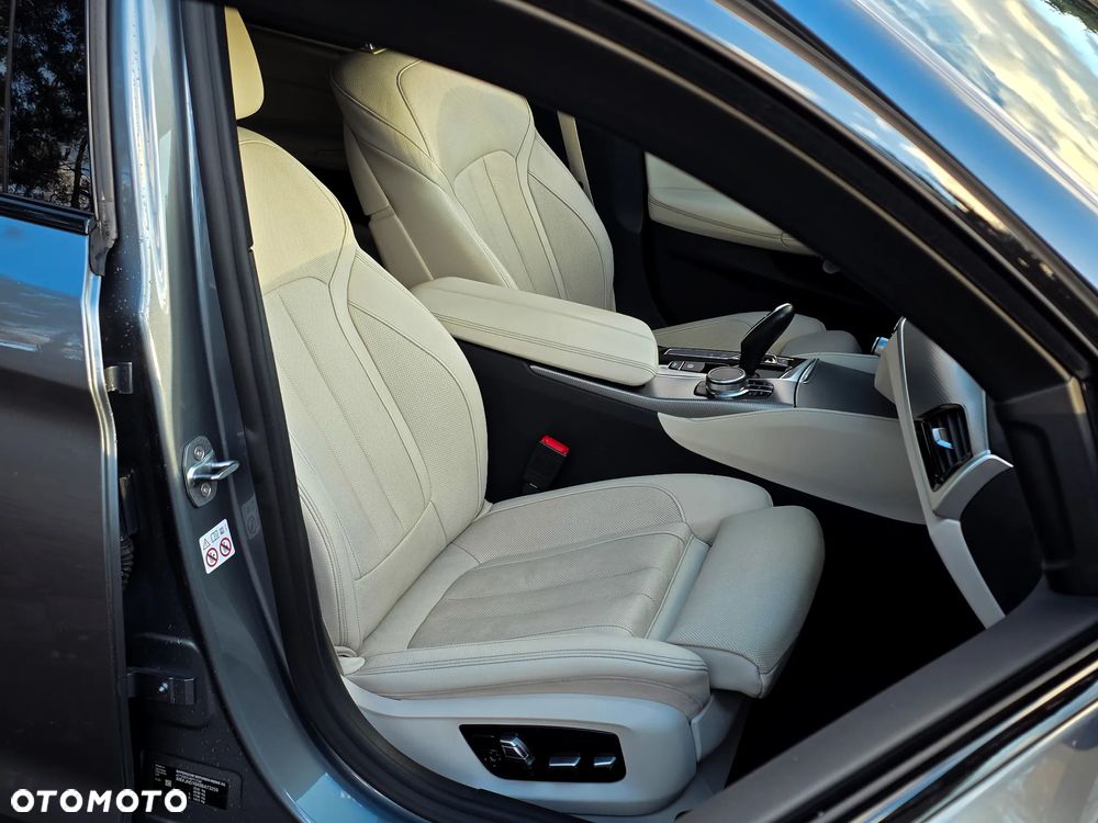 BMW Seria 5 530d xDrive M Sport sport - 32