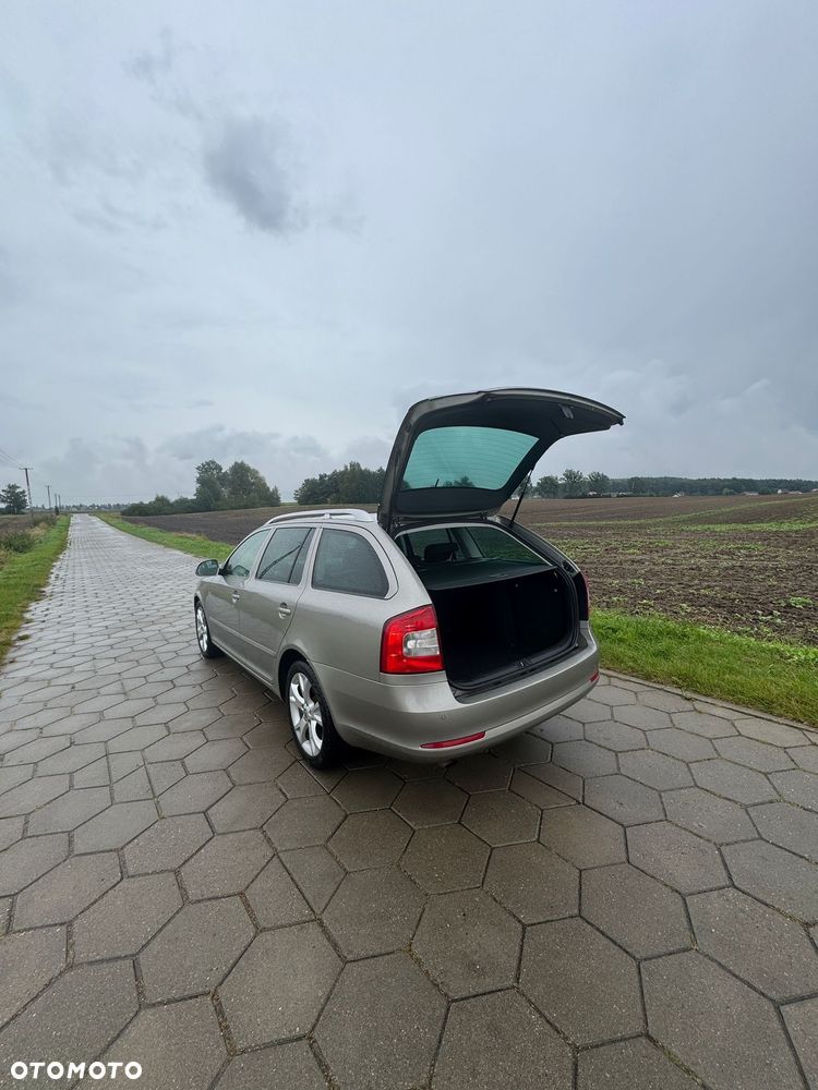 Skoda Octavia 2.0 TDI DPF Elegance DSG - 16