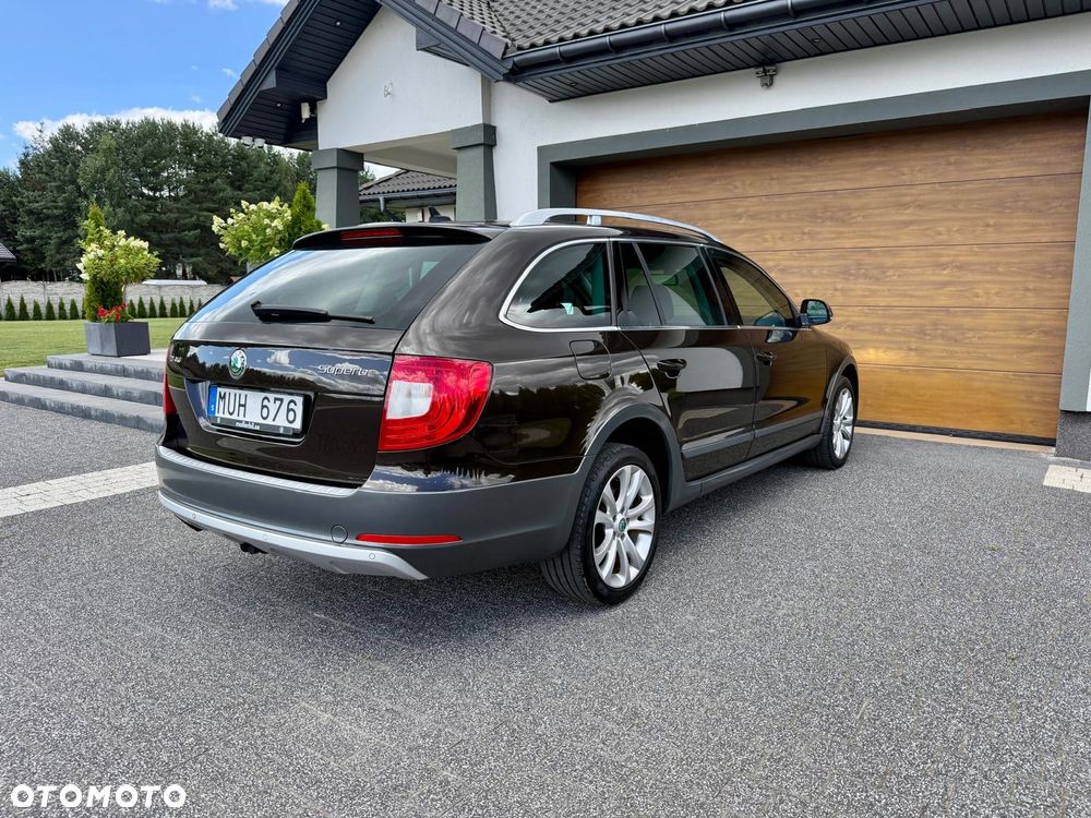 Skoda Superb 2.0 TDI 4x4 DSG Elegance - 6