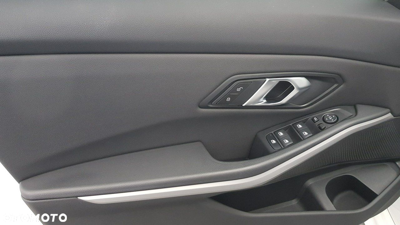 BMW Seria 3 - 24