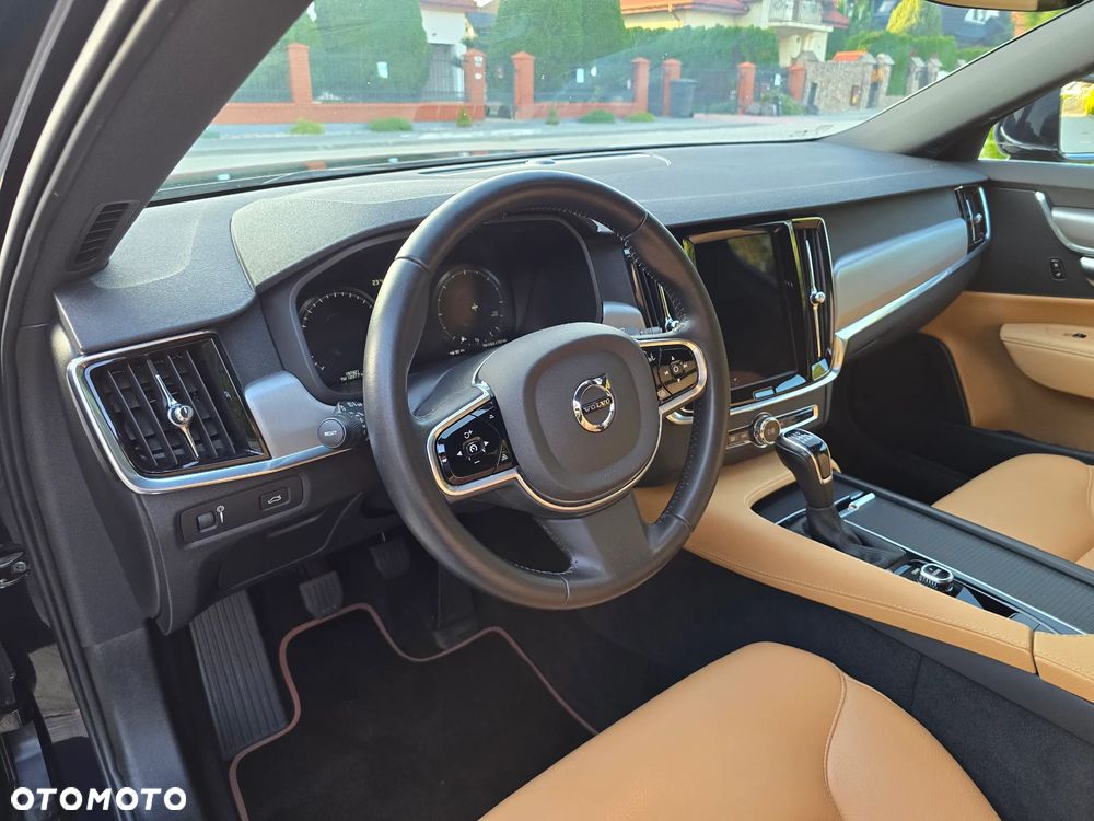 Volvo V90 D3 Momentum Pro - 19