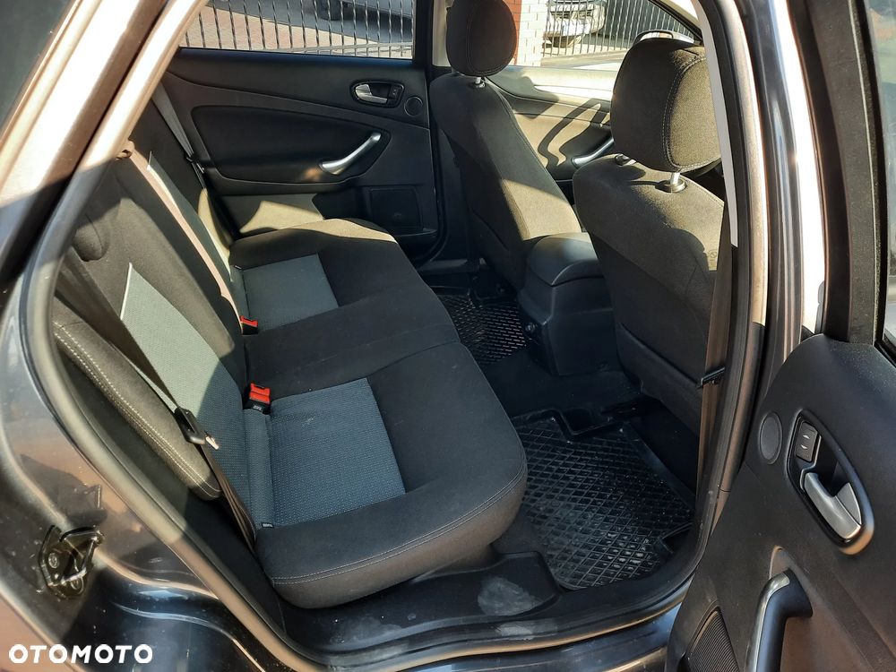 Ford Mondeo 2.0 Champions Edition - 10