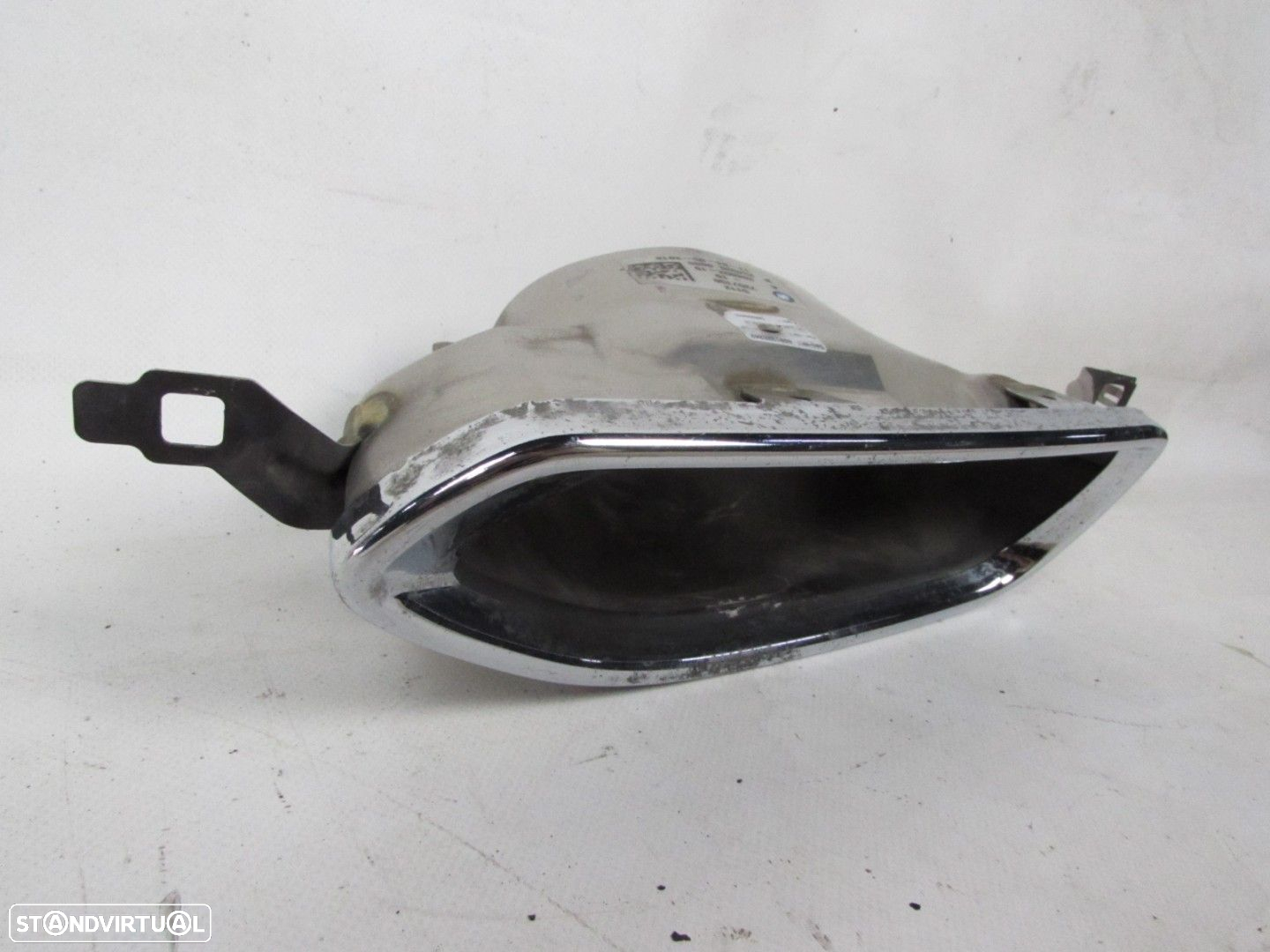 Guarnição da Ponteira Escape Direito Seminovo/ Original BMW 7 (G11, G12) 5112735... - 2