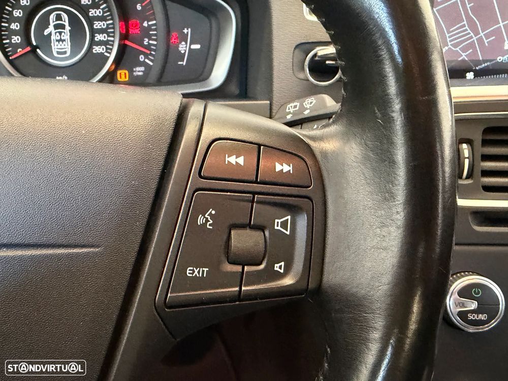 Volvo V60 2.0 D4 Momentum Eco - 27