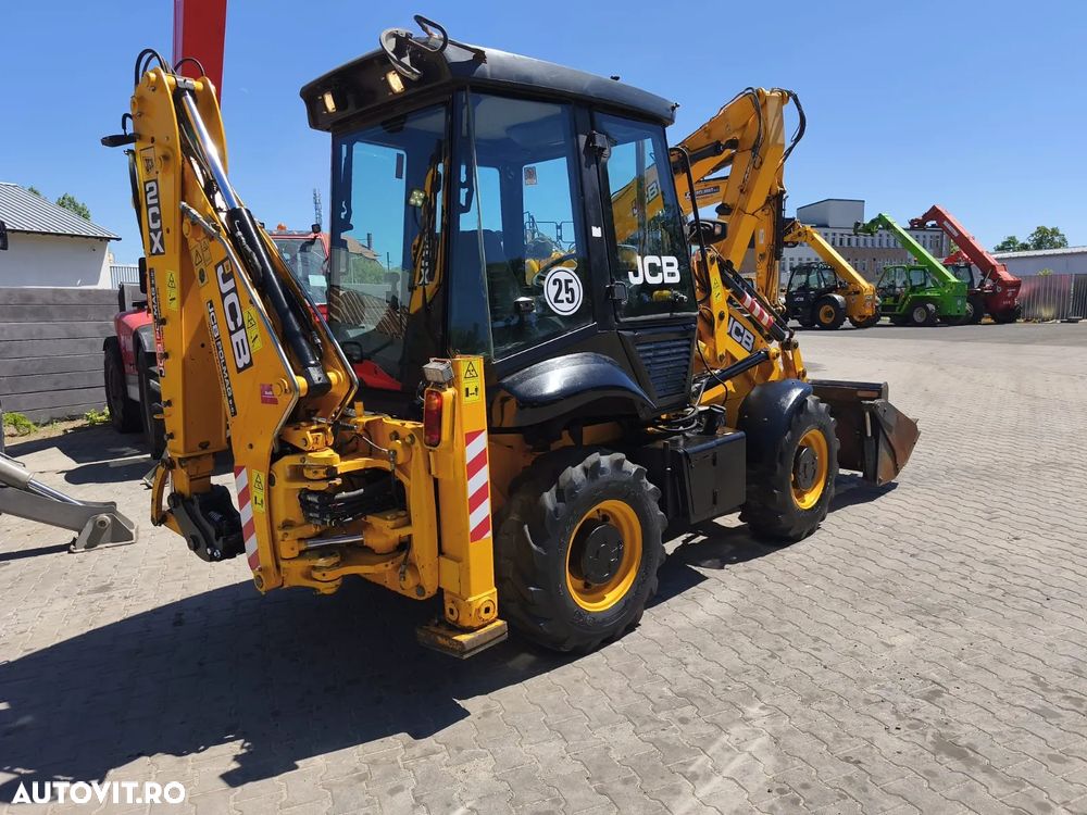 JCB 2CX - 5