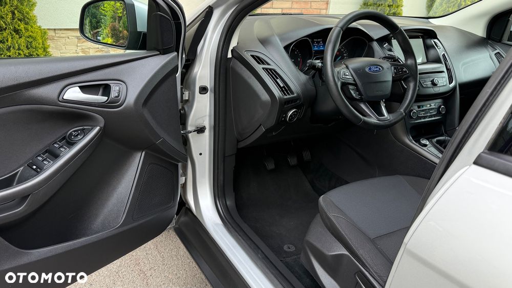 Ford Focus - 34