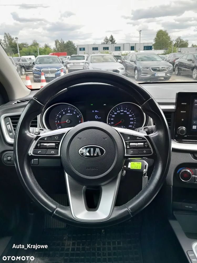 Kia Ceed 1.5 T-GDI M DCT - 11