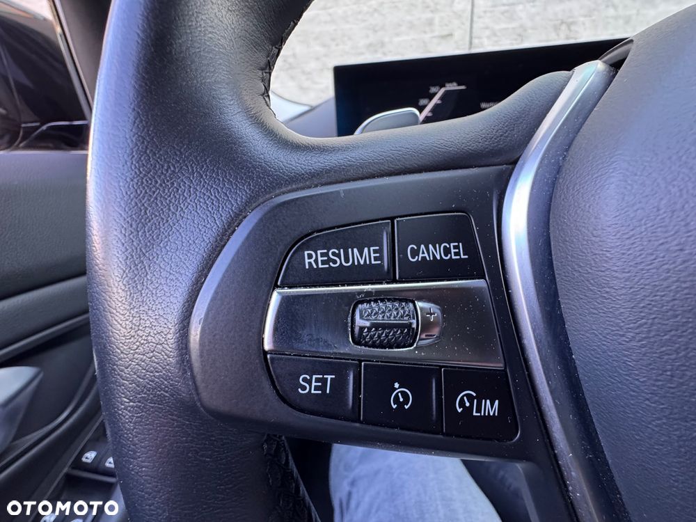 BMW Seria 3 320i xDrive M Sport - 28