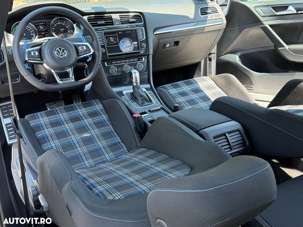 Volkswagen Golf 1.4 GTE Plug-In-Hybrid DSG - 4