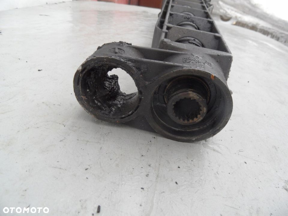 WAŁ NAPĘDOWY WSPORNIK MOSTU PORSCHE 911 997 - 2