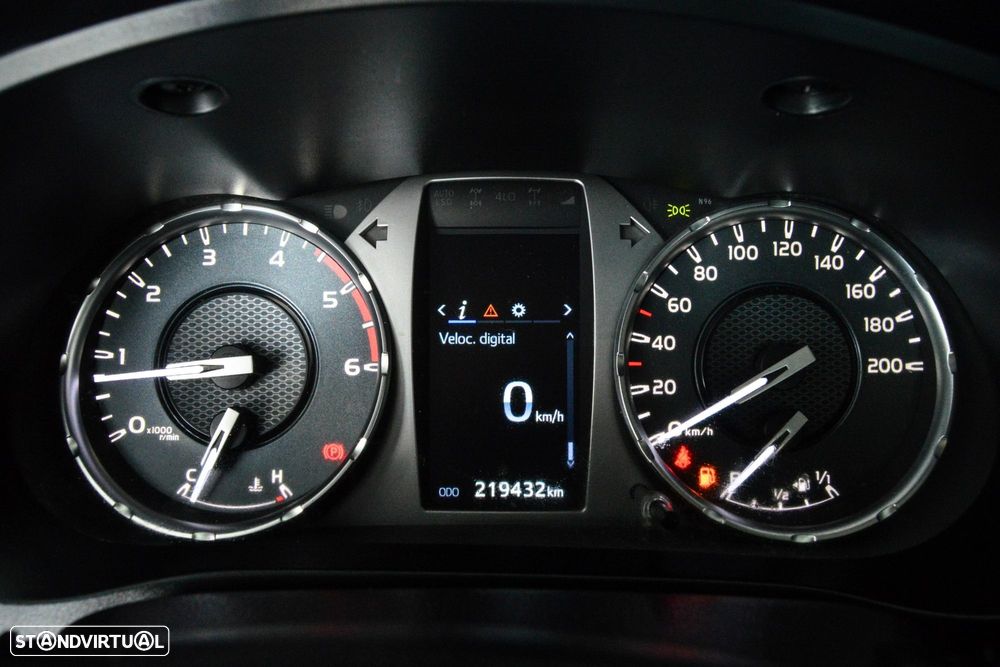 Toyota Hilux 2.4 D-4D 4X2 Cabine Dupla 5L - 34