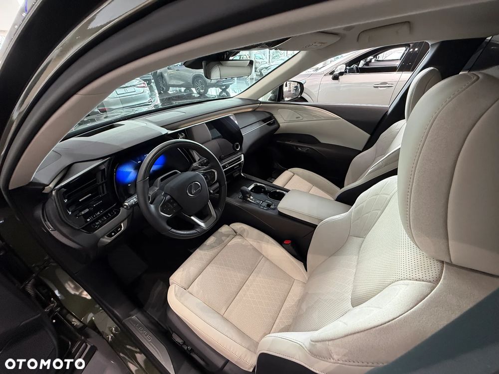 Lexus RX 350h Omotenashi - 11
