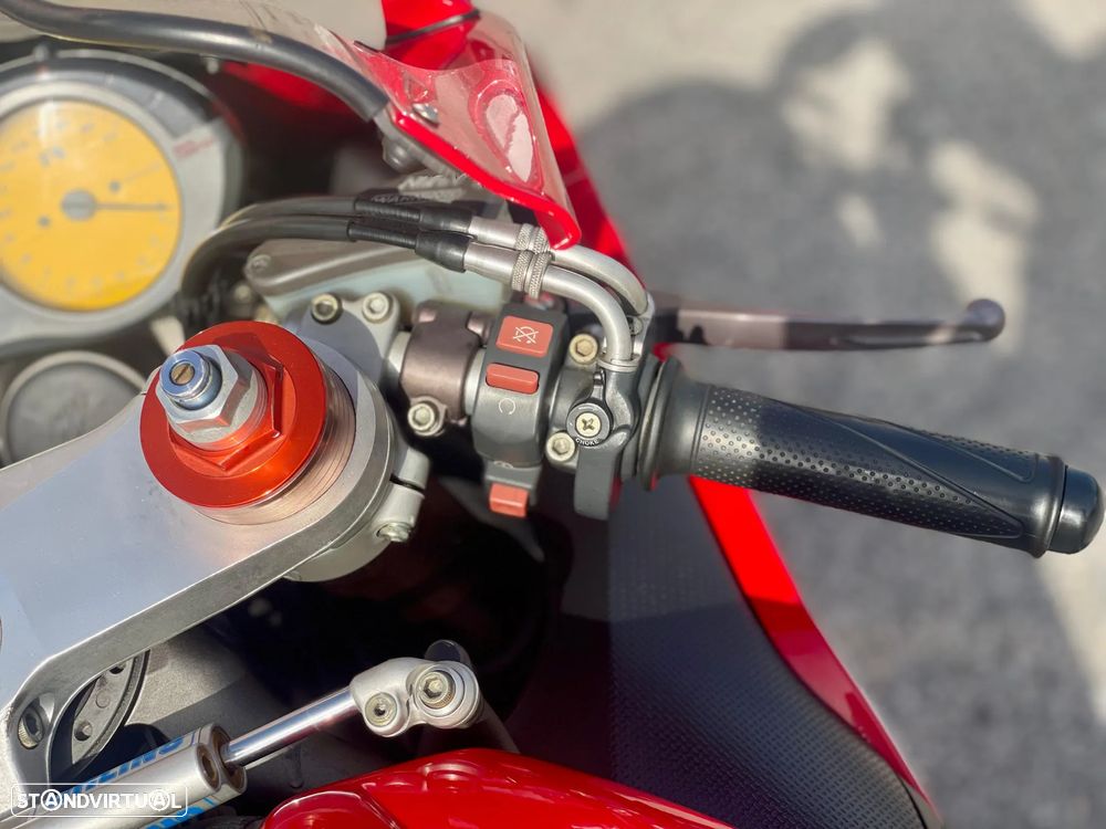MV Agusta F4 750 - 6