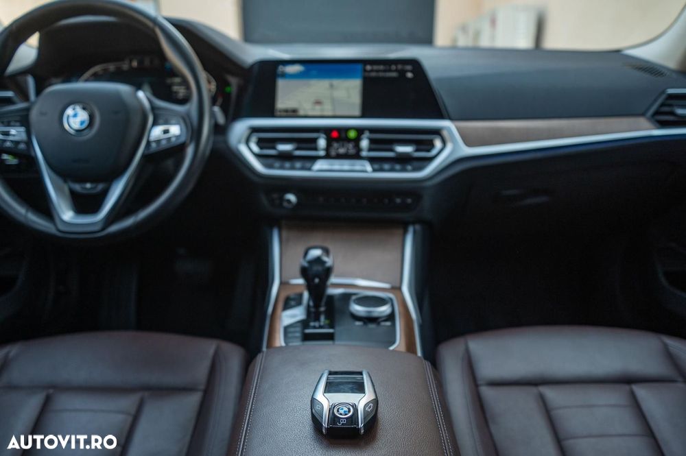 BMW Seria 3 320d xDrive AT Luxury Line - 15