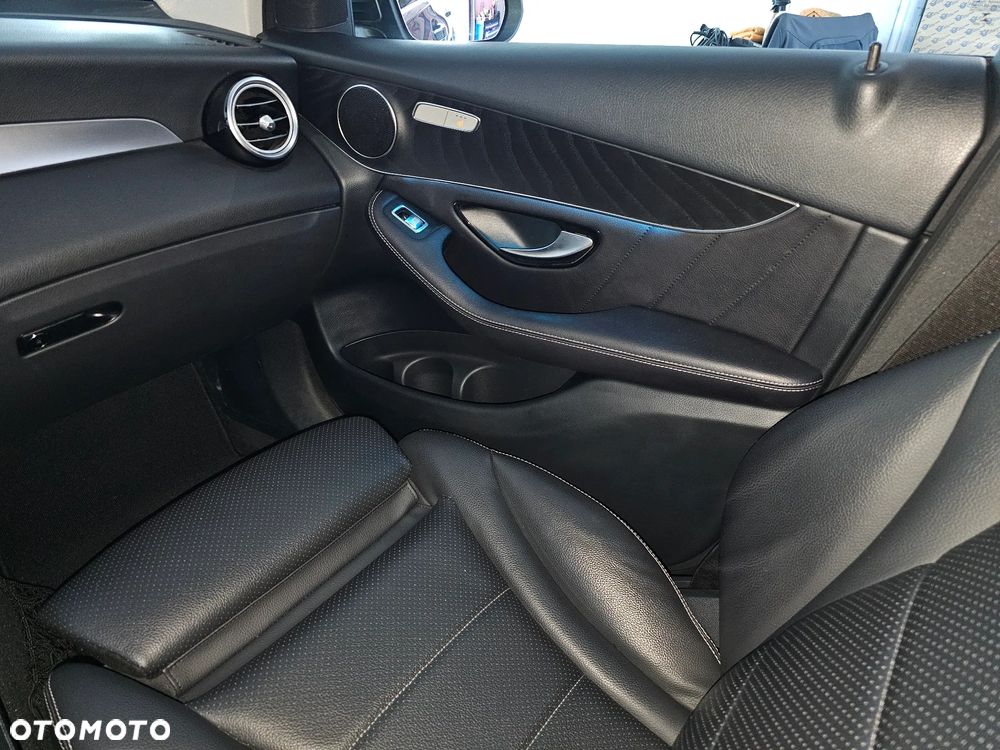 Mercedes-Benz GLC - 27