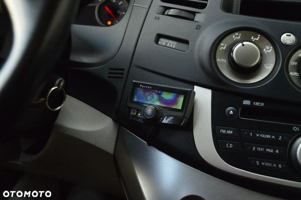 Mitsubishi Grandis 2.4 Invite - 23