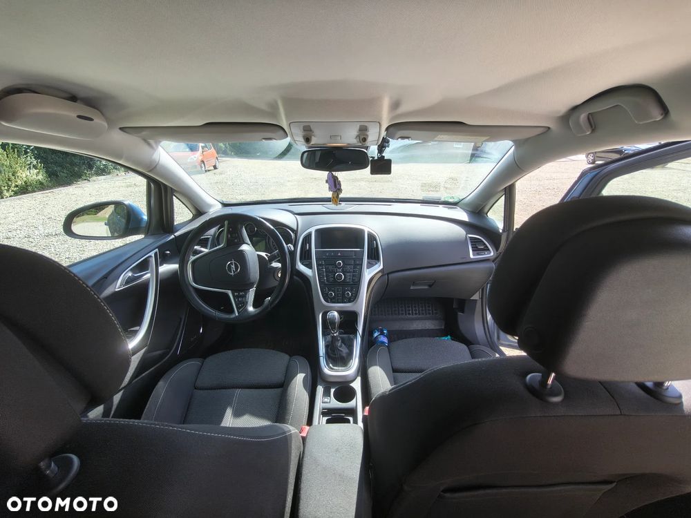 Opel Astra 1.6 Turbo Cosmo - 13