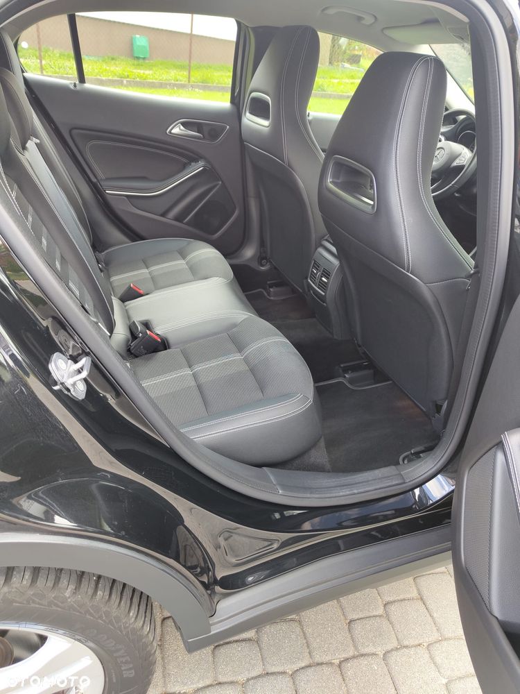 Mercedes-Benz GLA 250 7G-DCT Peak Edition - 36