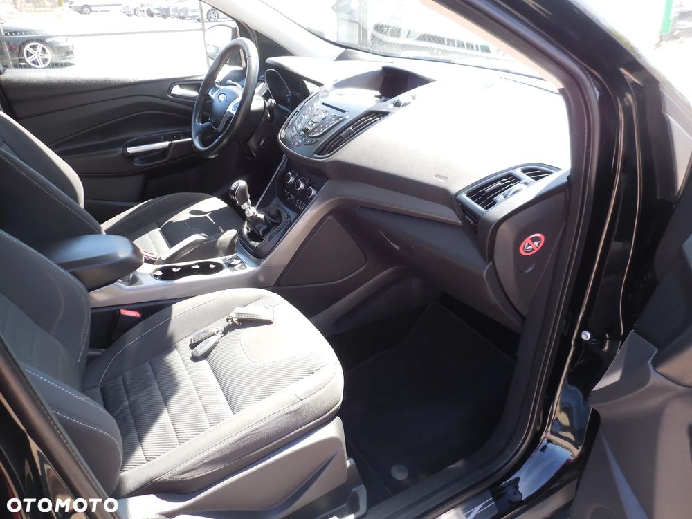 Ford Kuga - 10
