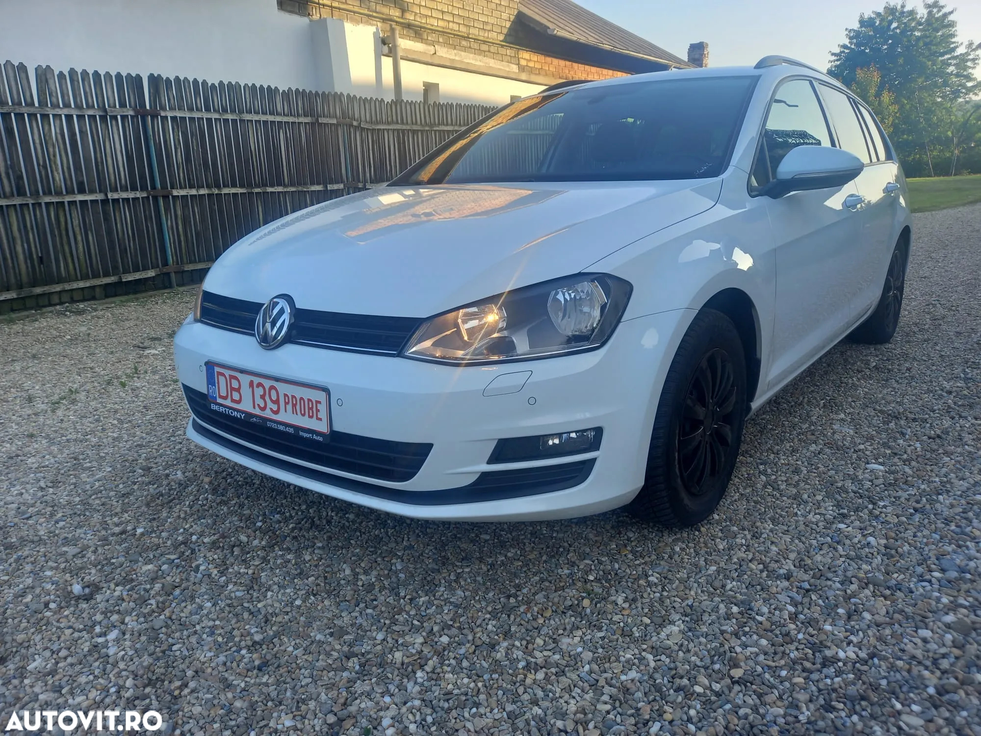 Volkswagen Golf 2.0 TDI BlueMotion Technology Edition - 3